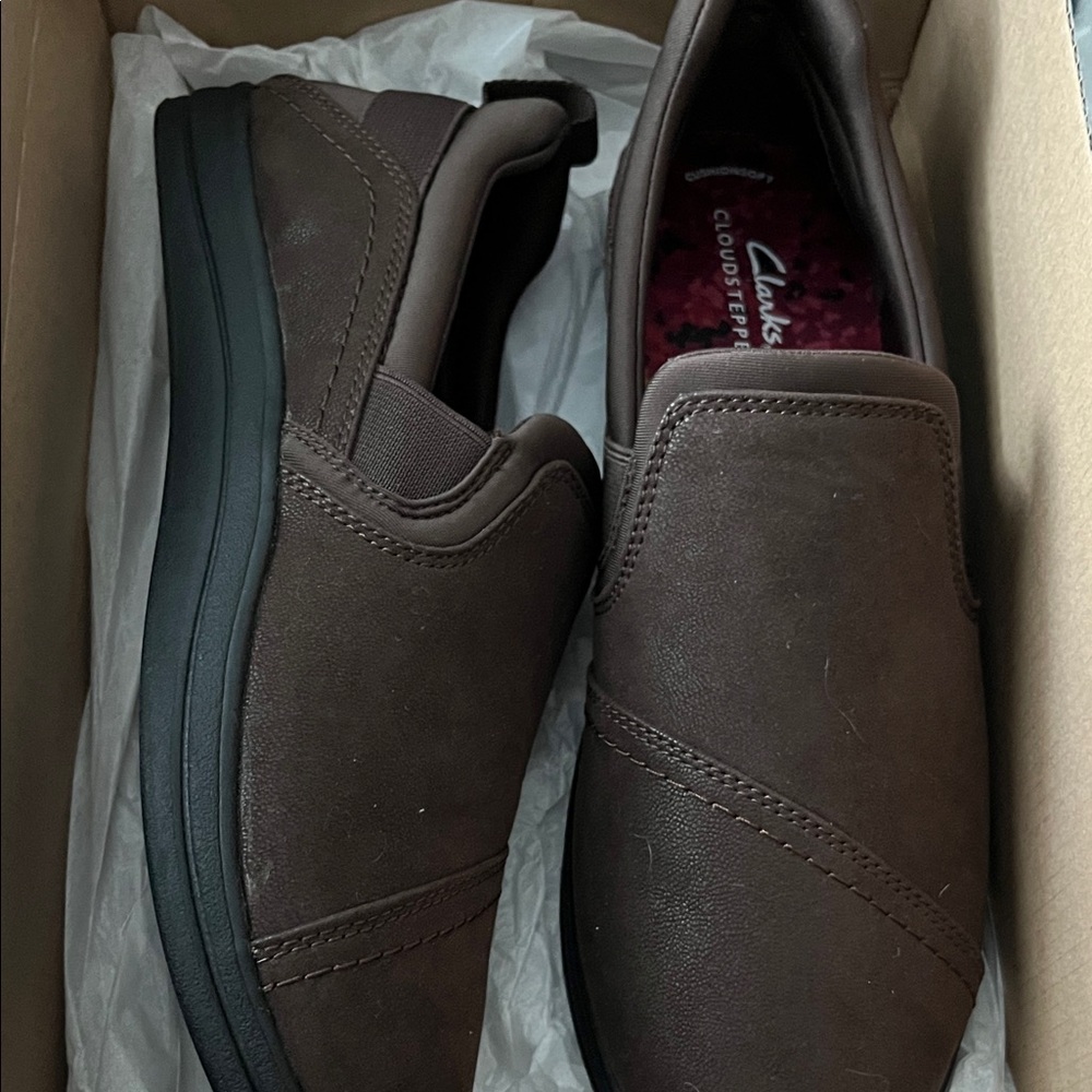 Clarks Women’s Dark Brown Breeze Dawn Slip-On Loafers size 8